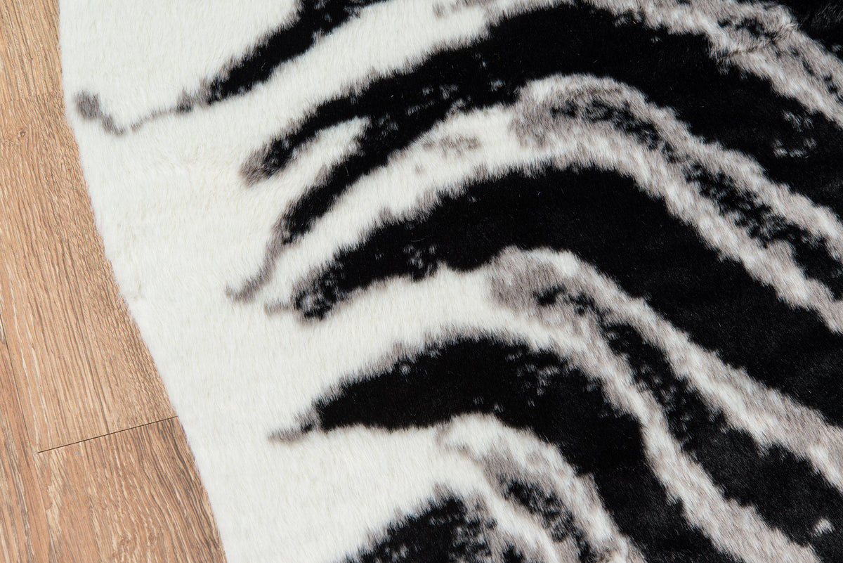 Erin Gates by Momeni Acadia ACA-1 Zebra Black Area Rug-Area Rug-Momeni-5&#39;3&quot; X 7&#39;10&quot;-The Rug Truck