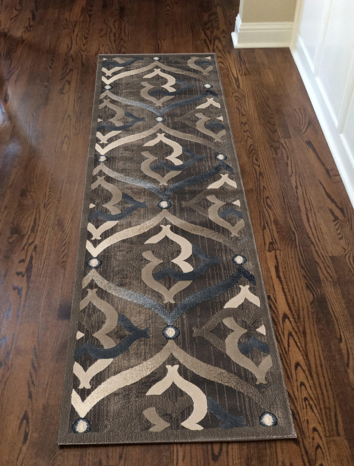 Auguri 3796 Brown Area Rug (2&#39;2 X 7&#39;7)