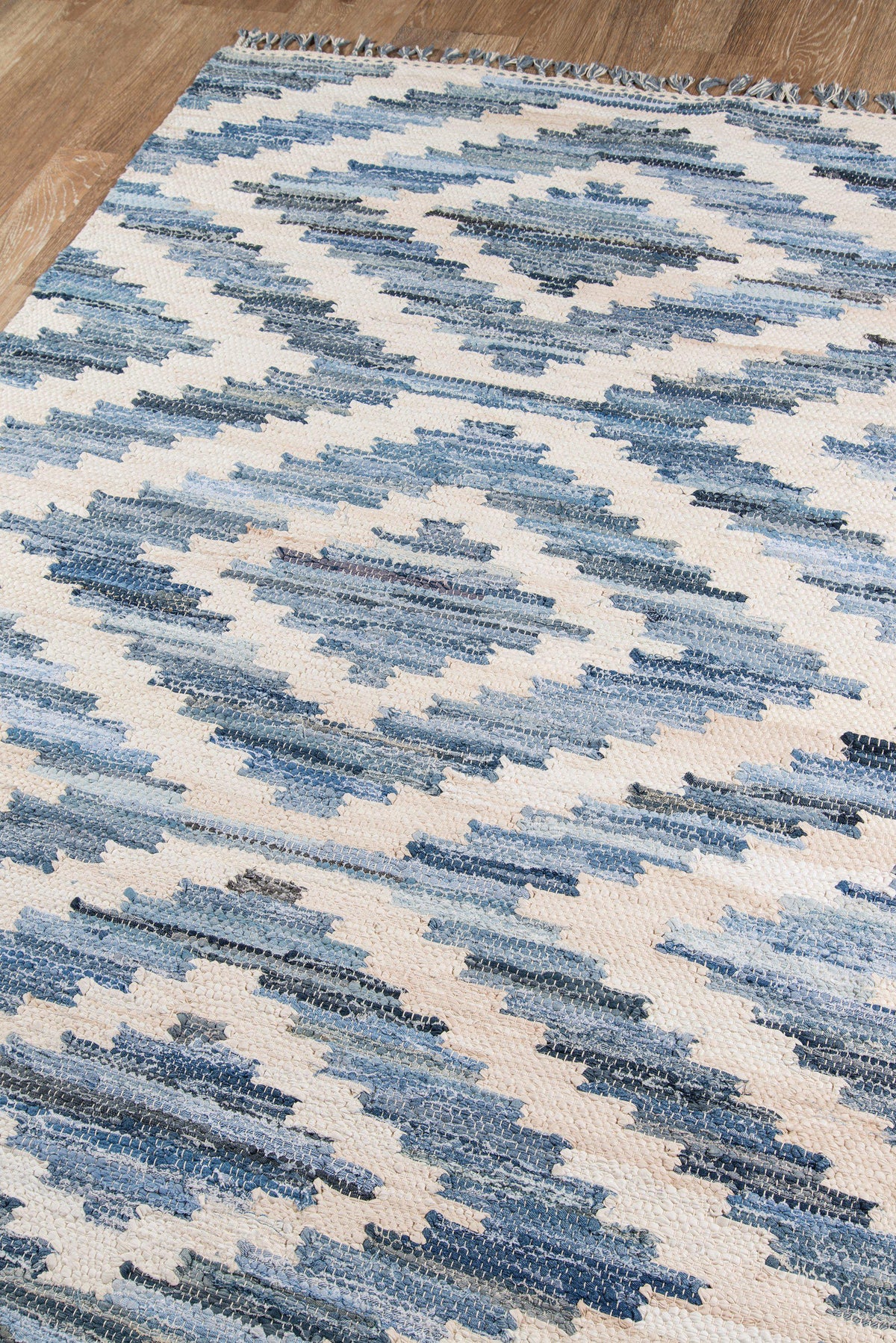 Novogratz California CAL-2 Blue Area Rug ( 7&#39;6&quot; X 9&#39;6&quot;)