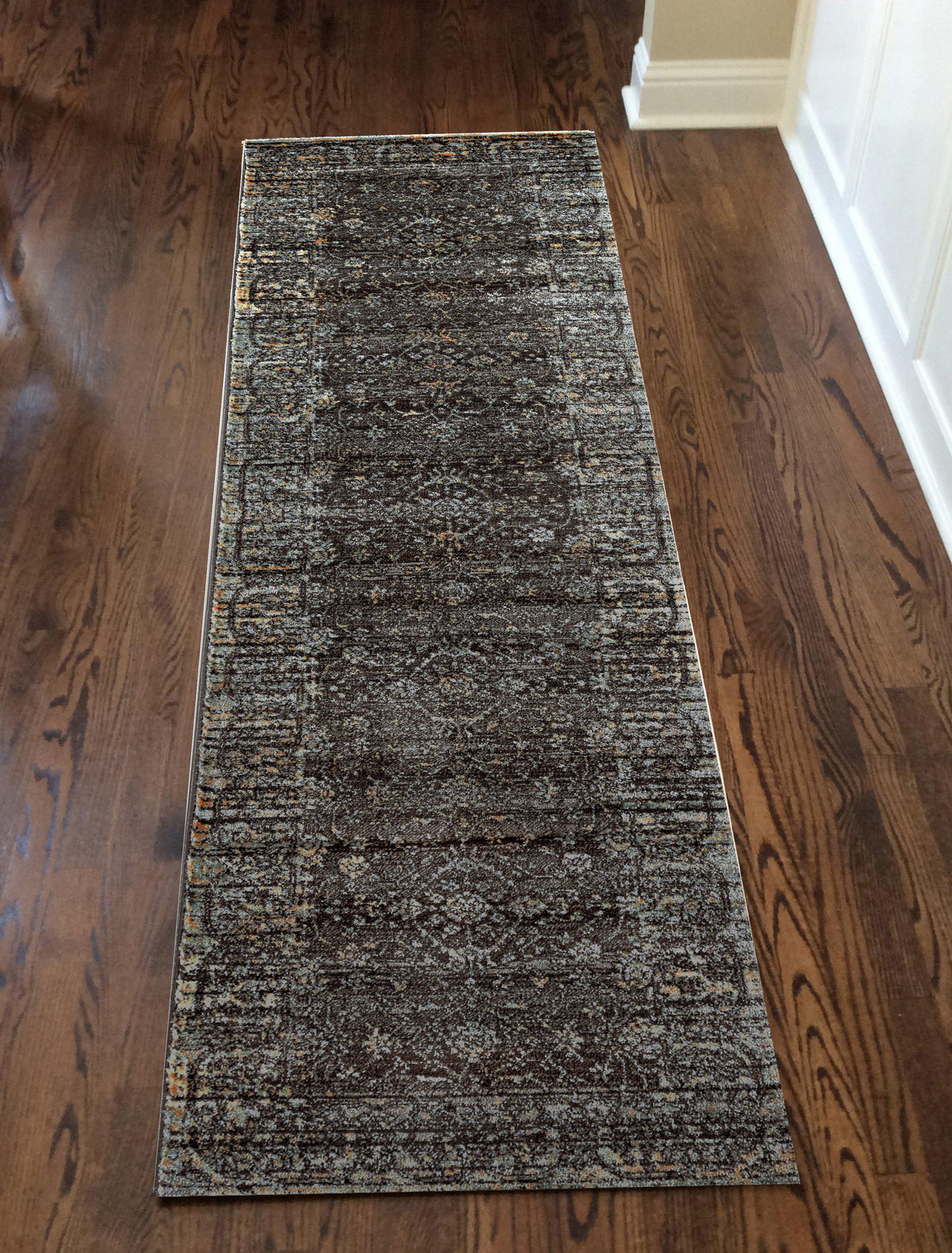 Francesca 500 Brown Area Rug (2&#39;2 x 7&#39;7)