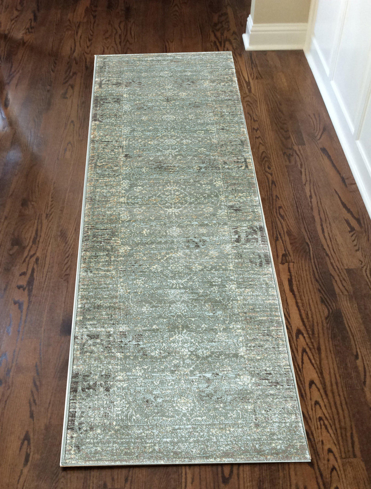 Francesca 500 Green Area Rug (2&#39;2 x 7&#39;7)