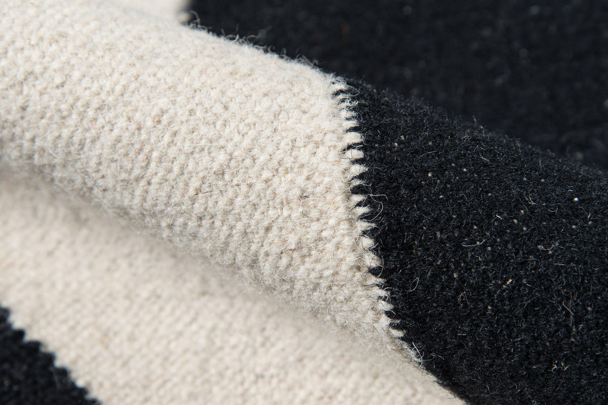 Novogratz Topanga TOP-3 Black Area Rug ( 7&#39;6&quot; X 9&#39;6&quot;)