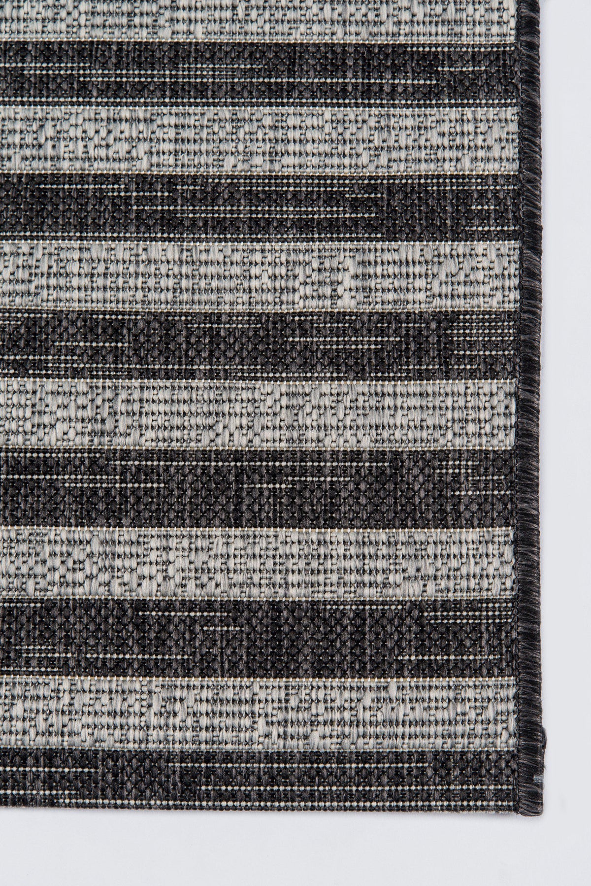 Novogratz Villa VI-07 Charcoal Area Rug ( 7&#39;10&quot; X 10&#39;10&quot;)
