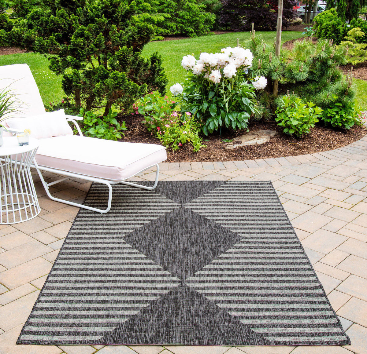 Novogratz Villa VI-07 Charcoal Area Rug ( 7&#39;10&quot; X 10&#39;10&quot;)