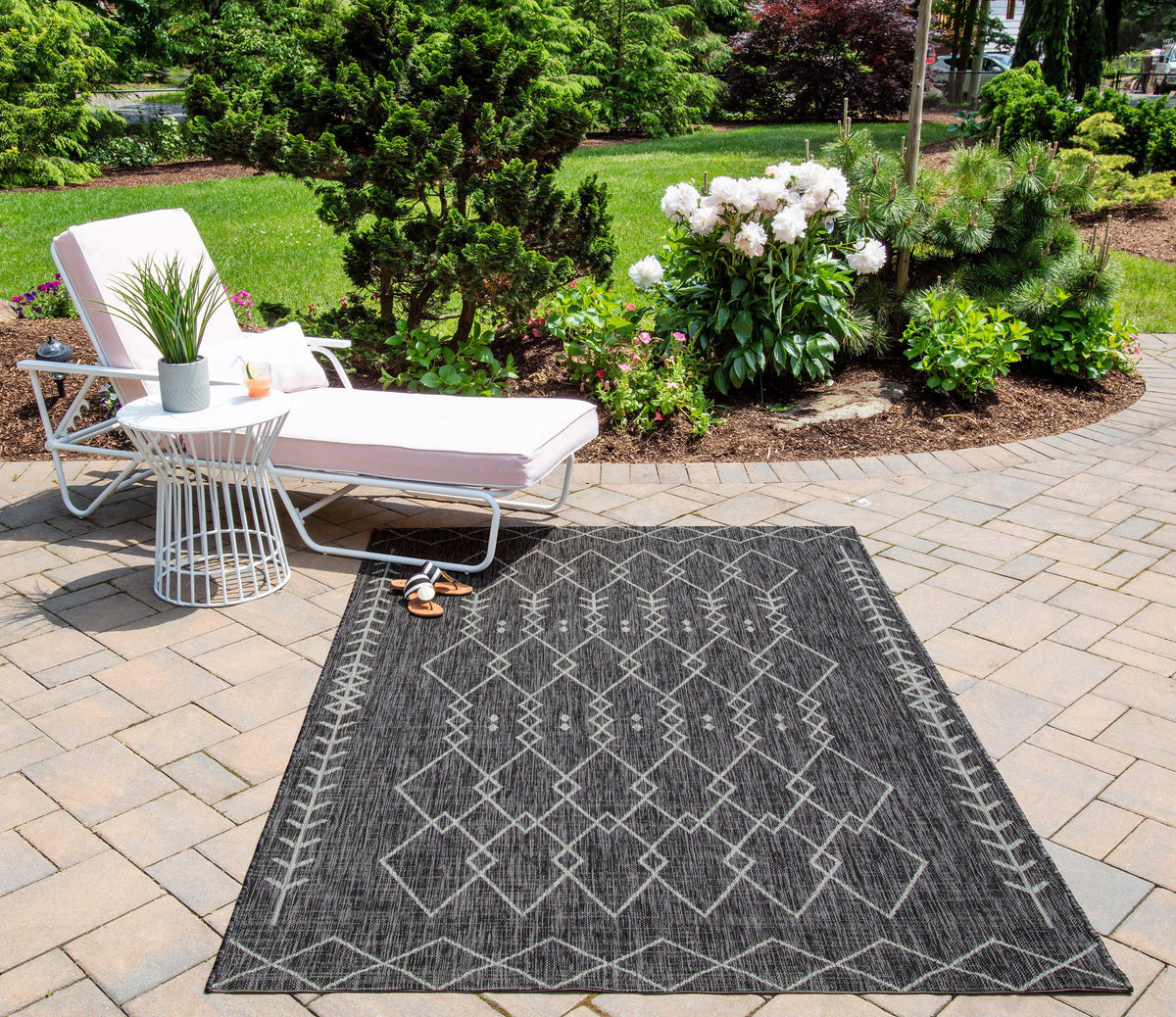 Novogratz Villa VI-08 Charcoal Area Rug ( 7&#39;10&quot; X 10&#39;10&quot;)