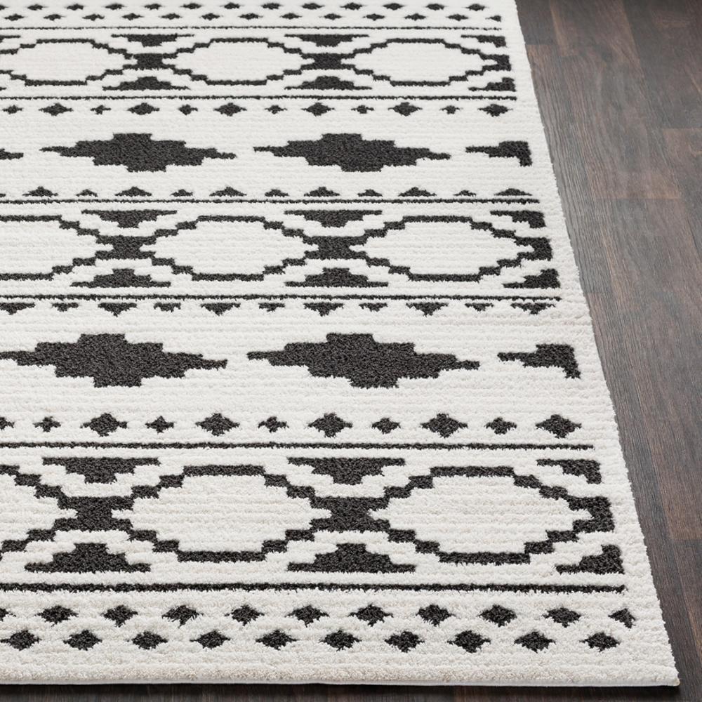 Maggie Black 7&#39;10&quot; x 10&#39;3&quot; Rug