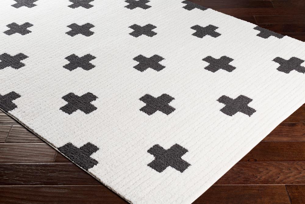 Maggie Black 7&#39;10&quot; x 10&#39;3&quot; Rug