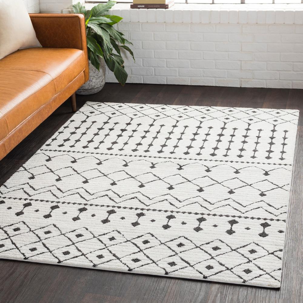 Maggie Black 8&#39;10&quot; x 12&#39; Rug